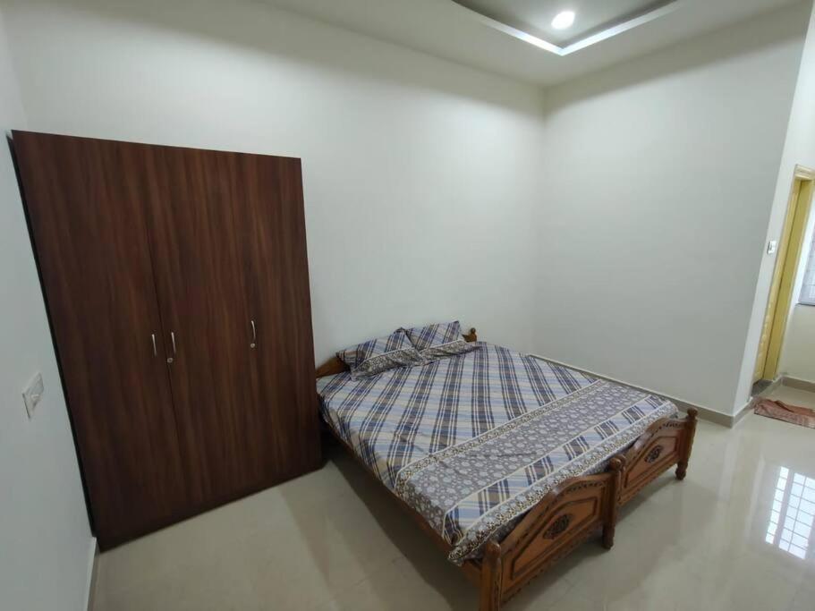 Leo'S Den 9 Guests Ac 3Bhk 9 Mins To Rgia Villa Samsabad Kültér fotó