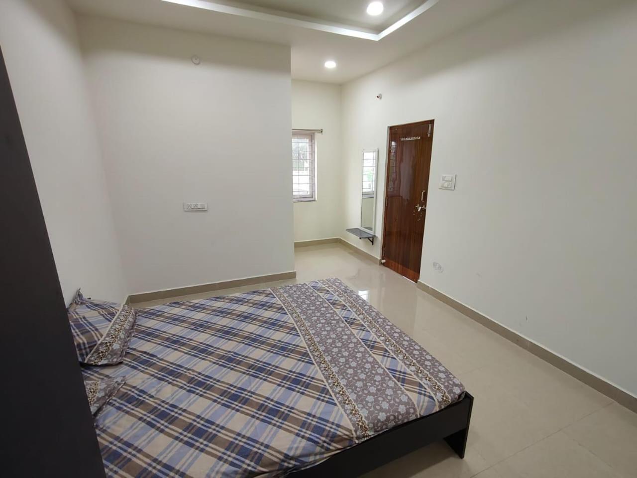Leo'S Den 9 Guests Ac 3Bhk 9 Mins To Rgia Villa Samsabad Kültér fotó